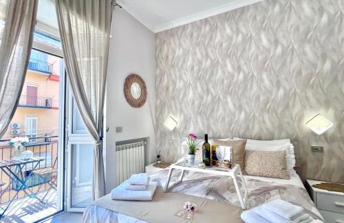 Naples City Centre Apartment | Mazzocchi House welcome wine