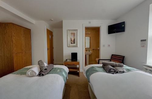Seven Kings Hotel | McCafferty's Guesthouse Ilford