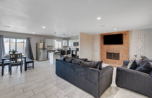 North Las Vegas House | McCarran · Lovely and Spacious 3 Bedroom Home!?