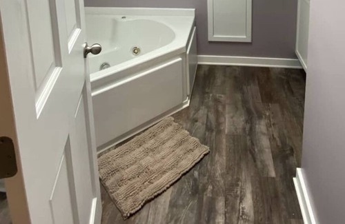 Havana House | McCarthy Lake House- arcade games, beach & views.