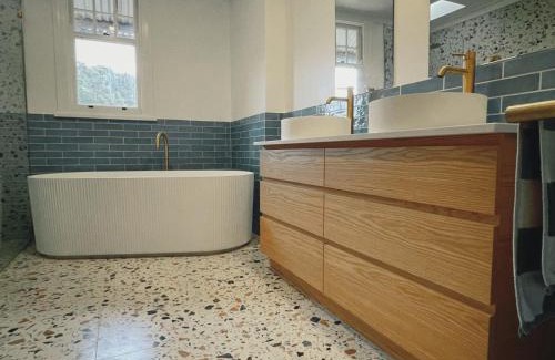 Tabor House | McIntyre homestead