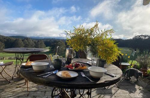 Jenolan House | Mckeown's Rest at Kenzell Farm