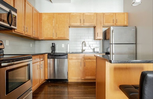 Mile Square Apartment | McOuat Place 3B - Luxury 1 Bed Downtown Indy Apartment Prime Location