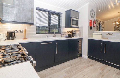 Lifton Cottage | MEADOW LODGE, pet friendly, luxury holiday cottage in Lifton