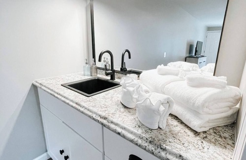 Townsend Hotel | Meadow Room at The Trailblazer Unit 4