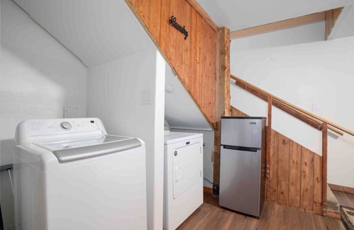 Badger House | Meadow Rue Retreat !