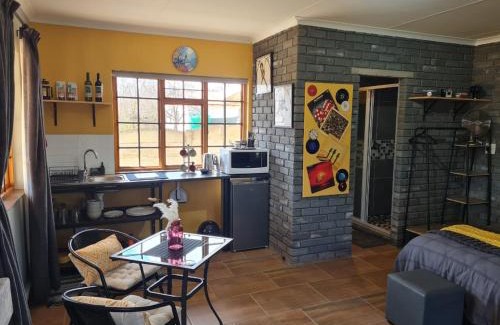 Wakkerstroom Apartment | Meadow View Retro Accommodation