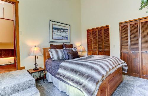 Sunriver House | Meadows Golf Course 3 Spyglass Home