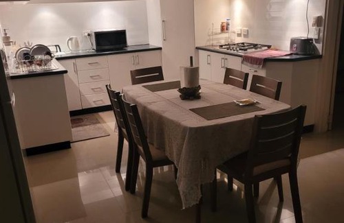 Suva Apartment | Meadroad homestay tours &transfers unit 2A