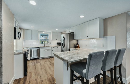 Lakehills Villa | Medina Lake Getaway - Pool with Lakefront Views