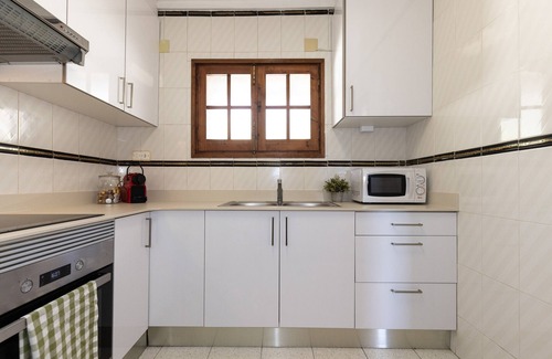 Cap de Salou Ski Chalet | Mediterranean Beach House · AirCon · Pool · UHC CASAS BLANCAS 301