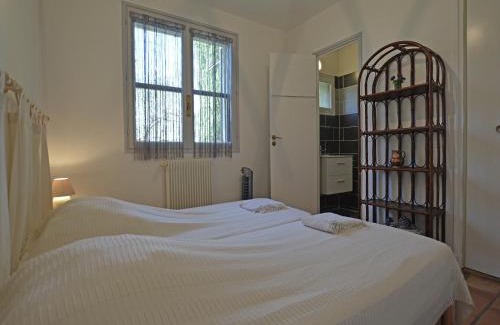 Vergeze Villa | Mediterranean Garden Retreat