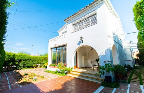 Alella House | Mediterranean heaven with sea views