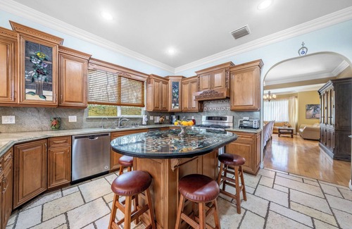 Burbank House | Mediterranean Villa - Pool&Sauna