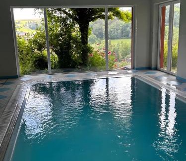 Konigheim Apartment | Mediterranes Gelbes Haus Pool Sauna