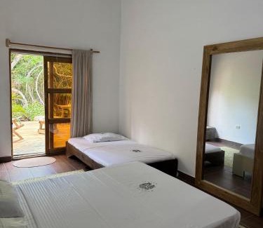 Costa Caribe House | Medusa Hostel Isla Tintipan
