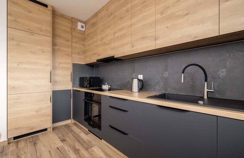 Katowice Apartment | Medyków 34 Katowice | Comfortable Apartment | Parking & Balcony | Ideal for Fami