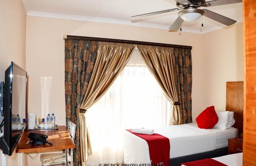 Nqutu Hotel | Meet Mekaar Resorts - Nquthu Hotel