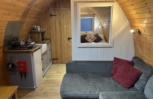 Marshbrook Apartment | mega pod 4 - a mega pod that sleeps 4 guests in 1 bedroom