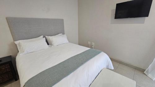 Shaka's Rock House | Megs Guesthouse