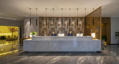 Yuzhong Hotel | Mehood Lestie International Hotel Chongqing Yuzhong Lianglukou Metro Station Branch - Free breakfast & Free afternoon tea & Free midnight snack