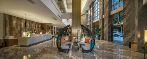Yuzhong Hotel | Mehood Lestie International Hotel Chongqing Yuzhong Lianglukou Metro Station Branch - Free breakfast & Free afternoon tea & Free midnight snack