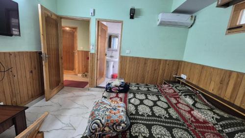 Jhakri House | MEHTA Guest House