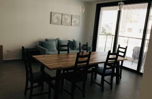 Tel Aviv Apartment | Meir Yaari 20