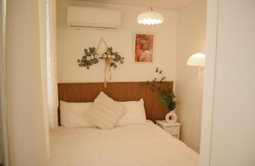 Yeonnam-dong Apartment | Melbie House - 4beds, Home Party, Game Room, Board Game, OTT
