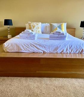 Kalorama Villa | Melbourne Topview Villa in Dandenong ranges near Skyhigh