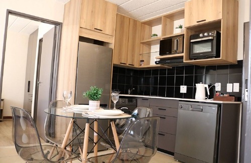 Greater Johannesburg Metropolitan Area Apartment | Melrose Corner