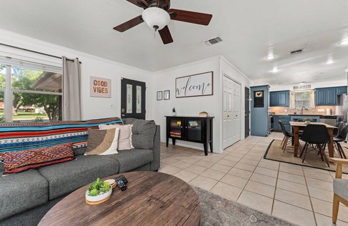 Fredericksburg House | Memories - Hot Tub, Pool & Karaoke Lounge