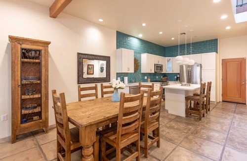 Menlo Park House | Mercado San Agustin/Patio/Garage/2 BR 2.5 BA