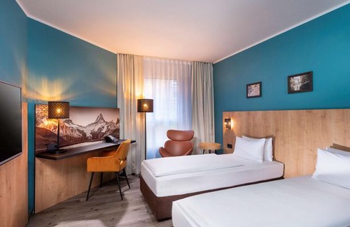 Perlach Hotel | Mercure Hotel Munchen Neuperlach Sud