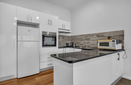 Merimbula Apartment | Merimbula Aquarius - 3 bedroom Deluxe Lake View