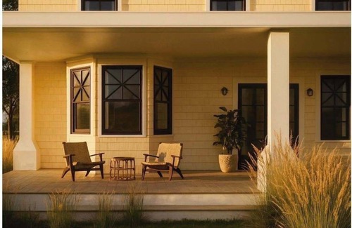 Victoria Villa | Mermaid Cove | Cozy Room with Ensuite | Sunset Views of Main St. | Sleeps 2