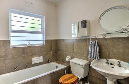 Simon's Town House | Mermaid Rock Cottage