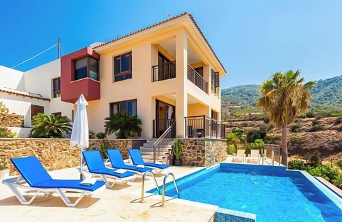 Pomos Villa | Mermaid Villa - Three Bedroom Villa, Sleeps 6