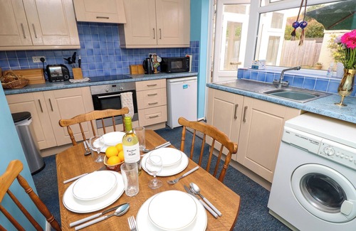 Selsey Cottage | MERRYFIELD, pet friendly, country holiday cottage in Selsey