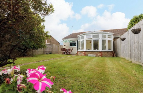 Selsey Cottage | MERRYFIELD, pet friendly, country holiday cottage in Selsey