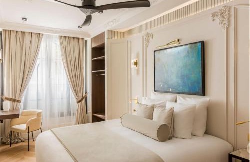 7th Arrondissement Apartment | Merveil - Signature Suite -Tour Eiffel- Grenelle I