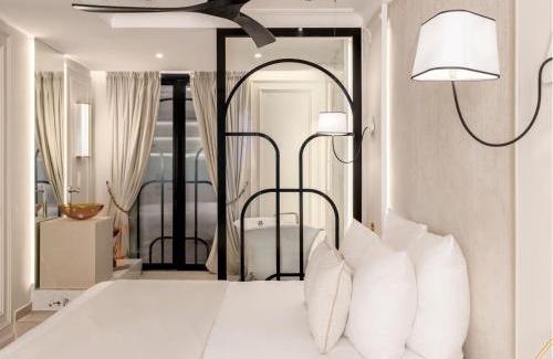 7th Arrondissement Apartment | Merveil - Signature Suite -Tour Eiffel- Grenelle I