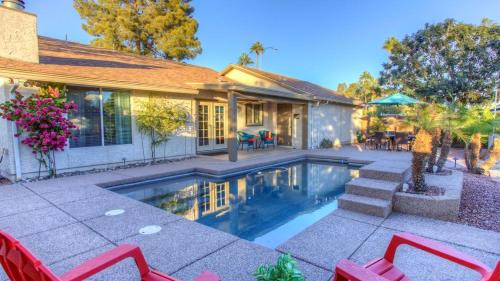 Dobson Ranch House | Mesa Lake Front House With Pool and Hot Tub