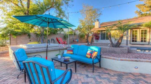 Dobson Ranch House | Mesa Lake Front House With Pool and Hot Tub