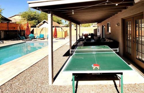 Encanto Neighborhood House | Mesa Oasis Private Pool Spacious! 10+ guests 7 Beds New, Great Location!