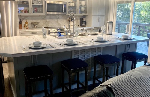 Hamilton Branch House | Mesmerizing Riverfront Cabin on Hamilton Branch