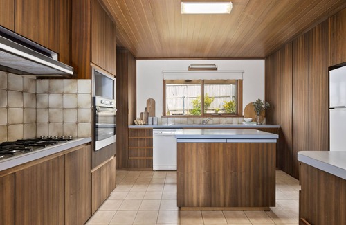 Queenscliff Cottage | Message to enquiry how you can have a few nights stay for FREE !