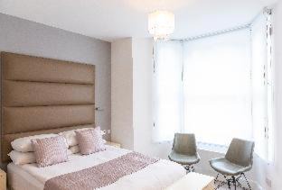 Kilburn Apartment | Messina Studios