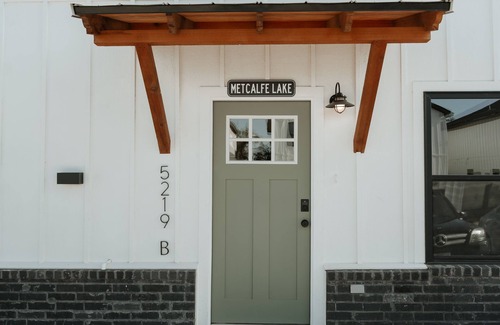 San Angelo House | Metcalfe lake