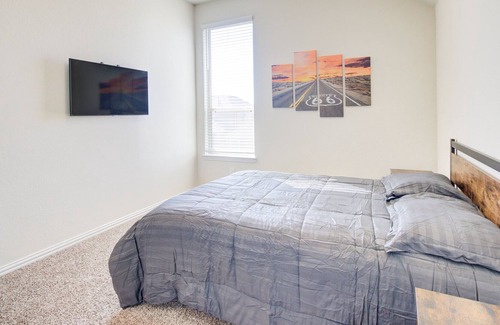 Richmond House | Meticulously-maintained 3-BR Home w/ Backyard - Double Story